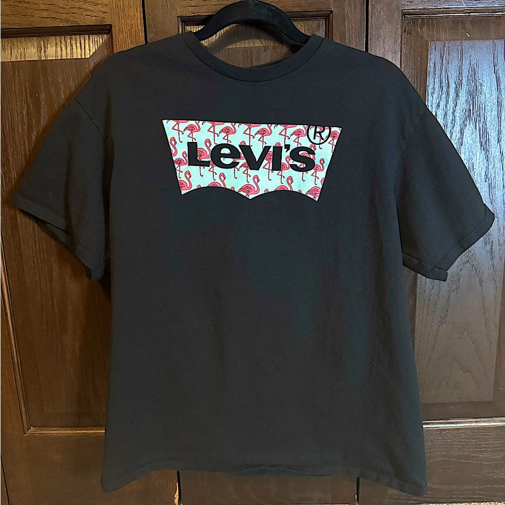 Levi’s Flamingo Tshirt